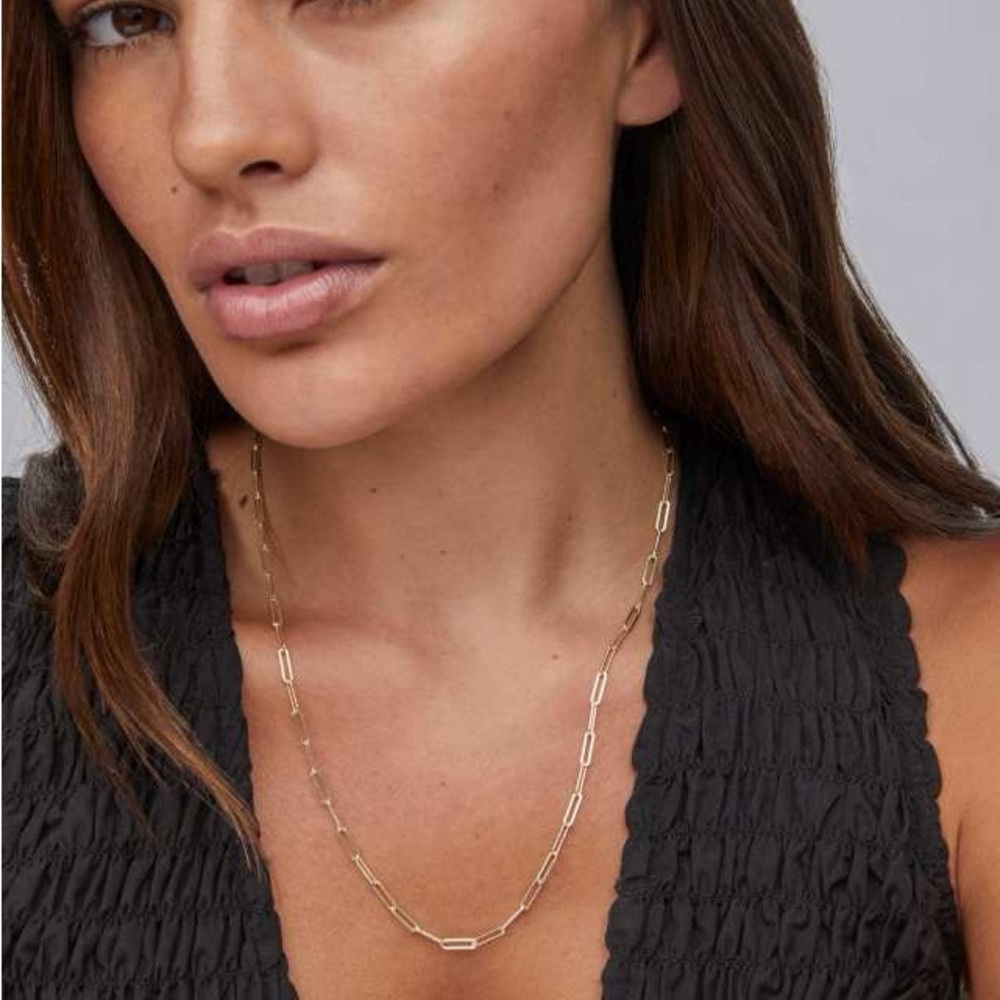 Kendra Scott Courtney Paperclip Necklace in Gold - Picture 8 of 10